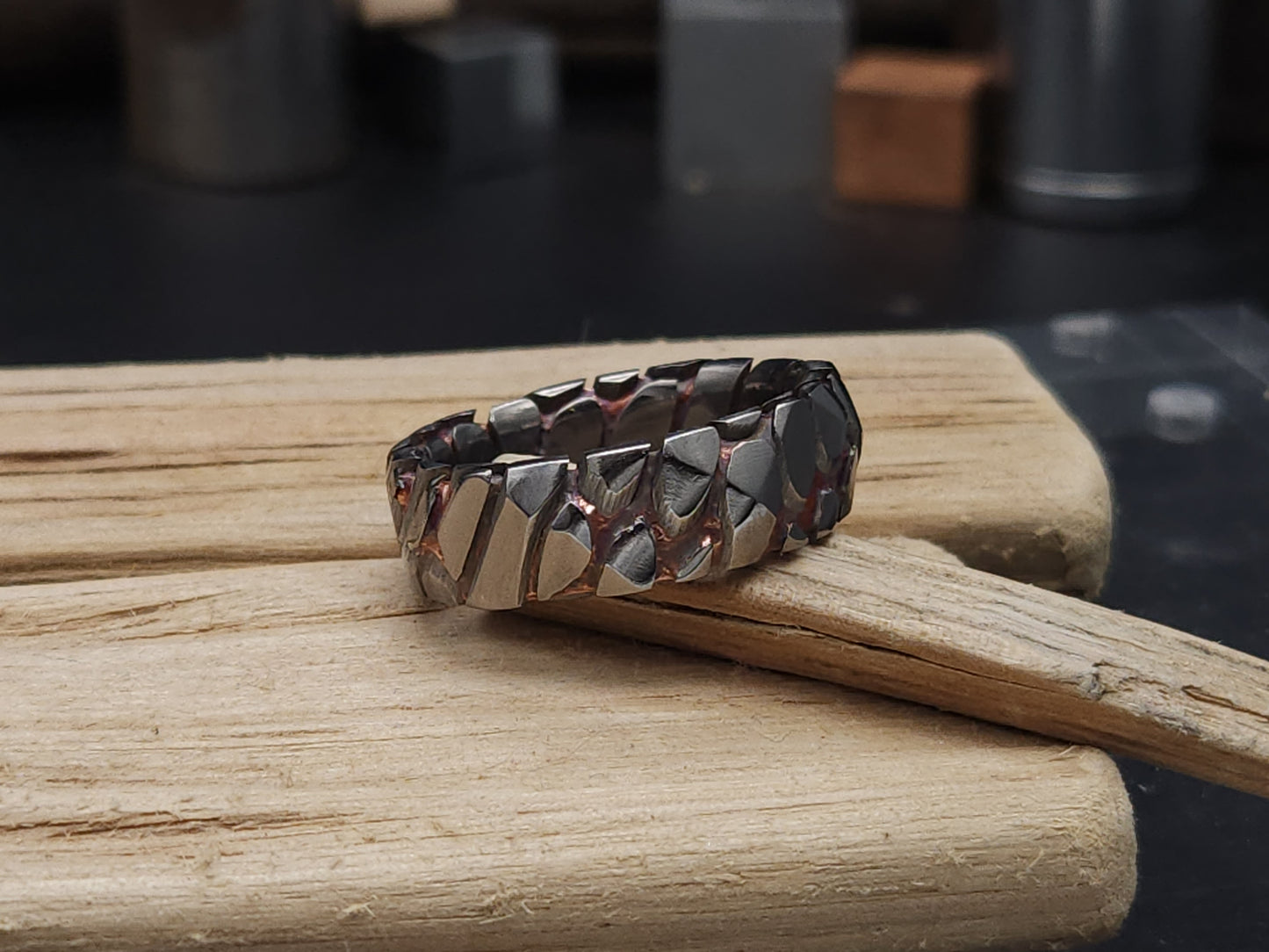 Superconductor Obsidian Cut Ring image 6