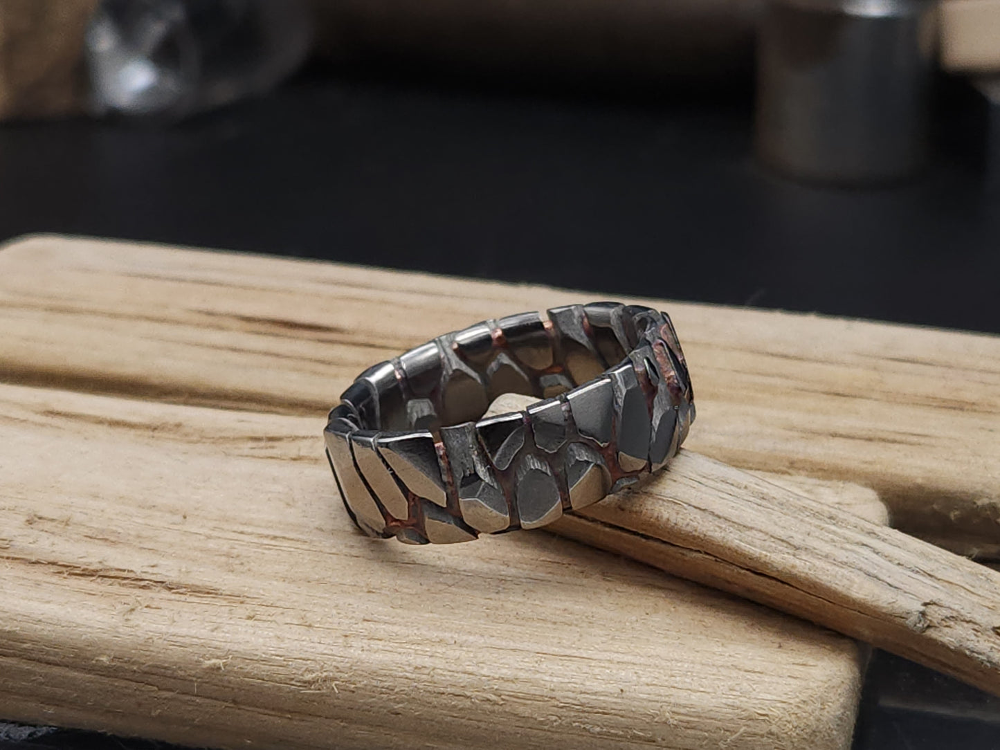 Superconductor Obsidian Cut Ring image 5