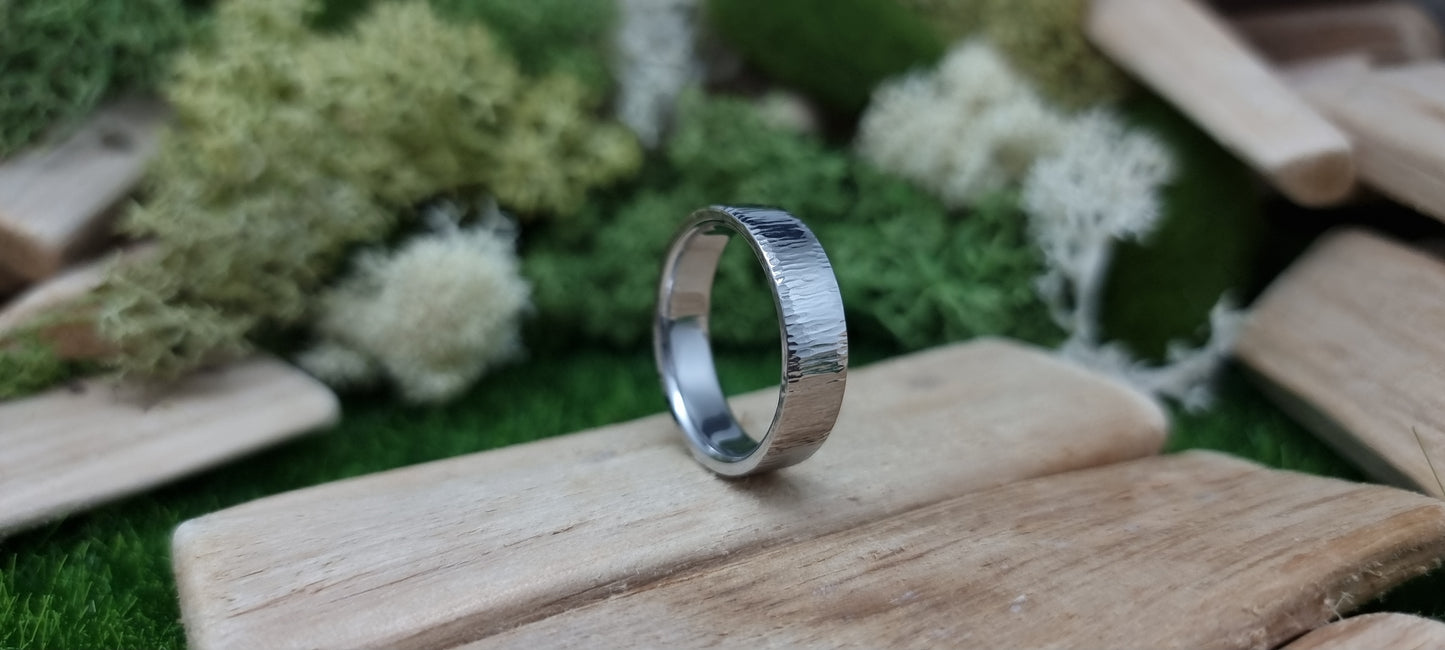 Annat Hammered Stainless Steel Ring image 5