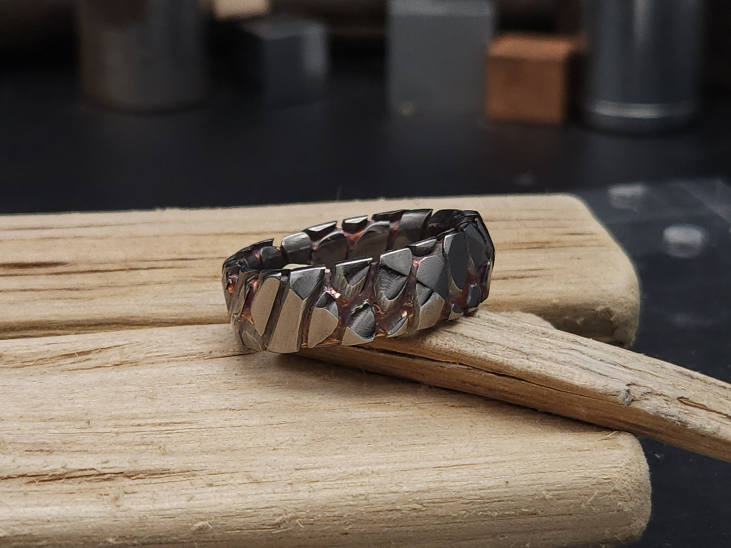 Superconductor Obsidian Cut Ring image 4