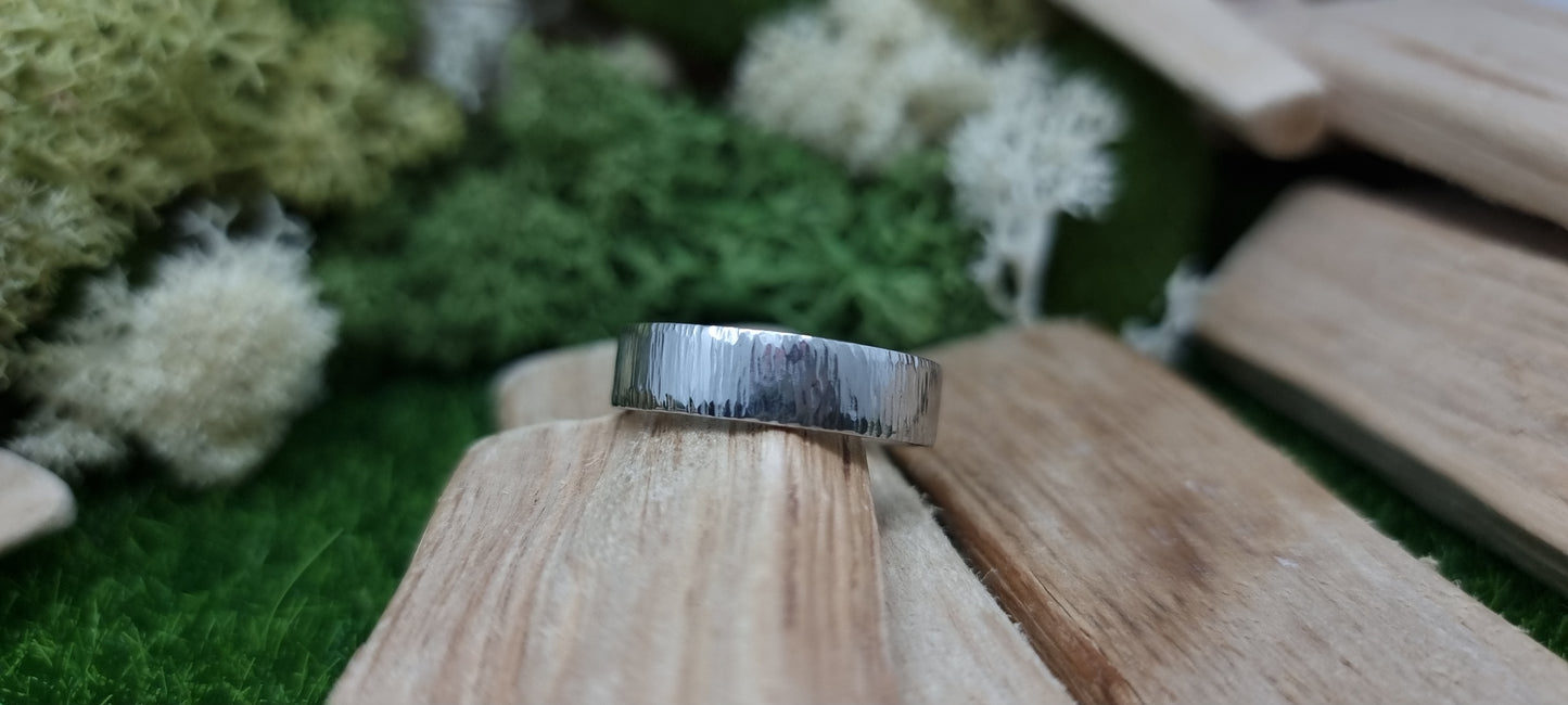 Annat Hammered Stainless Steel Ring image 9