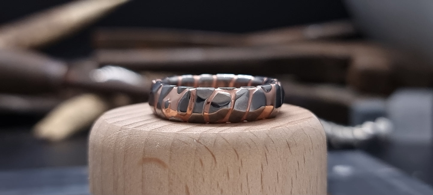 Superconductor Obsidian Cut Ring image 9