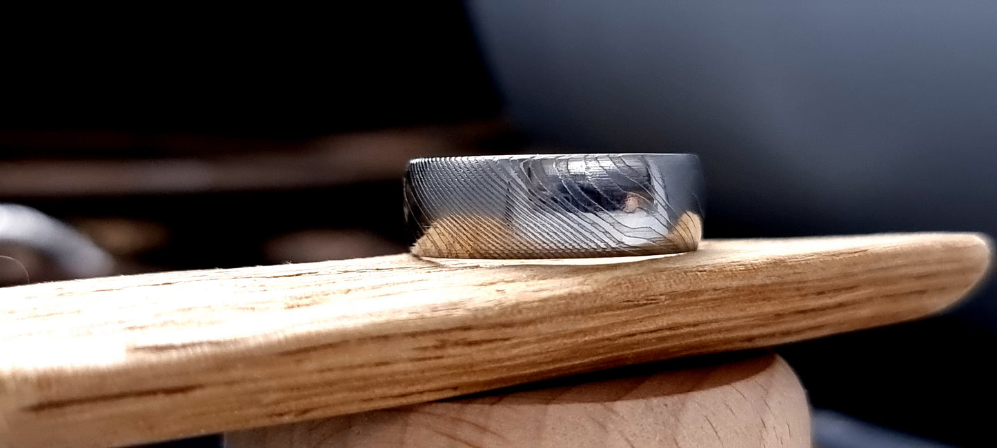 Crynoch patterned Damascus steel ring for alternative wedding style