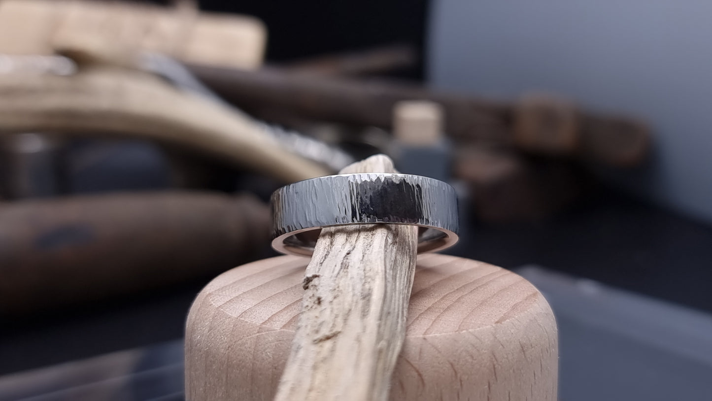 Annat Hammered Stainless Steel Ring image 2