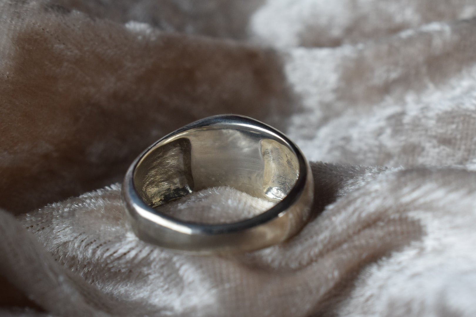 Men’s round silver signet ring with hidden cremation ashes setting