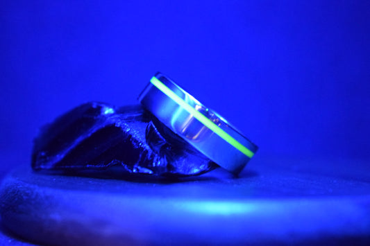 Lumo in Zing UV Glow Stainless Steel Ring