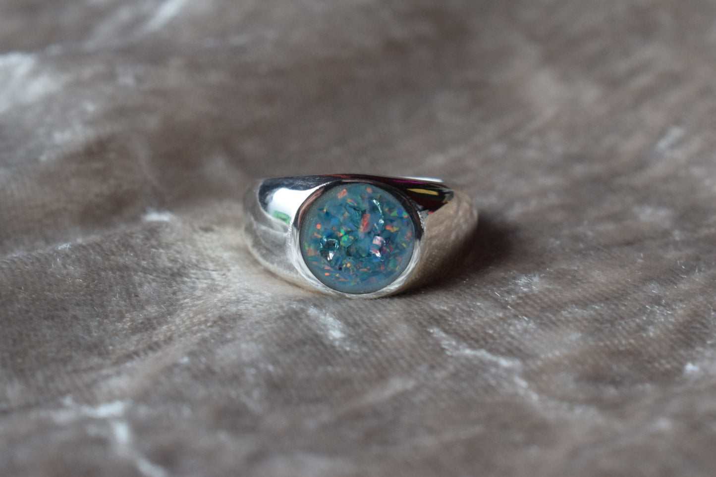 Men’s round silver signet ring with hidden cremation ashes setting