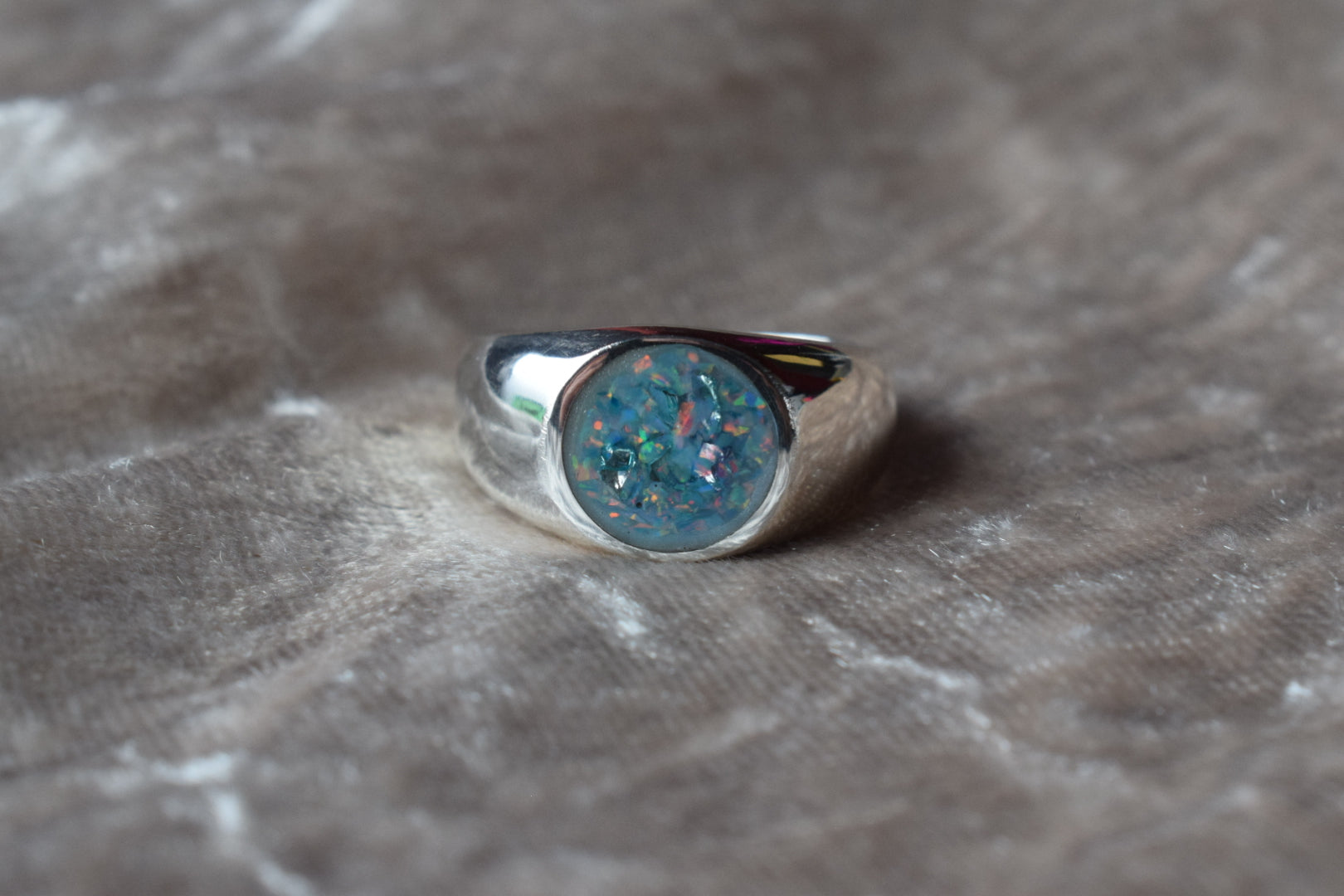 Men’s round silver signet ring with hidden cremation ashes setting