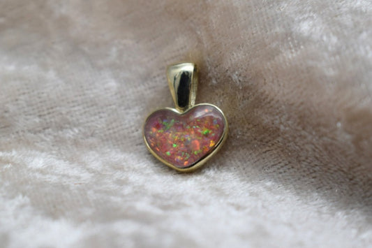 Small Heart Memorial Ashes Necklace – 9ct Gold Heart Cremation Pendant, Handmade Keepsake Jewellery in the UK