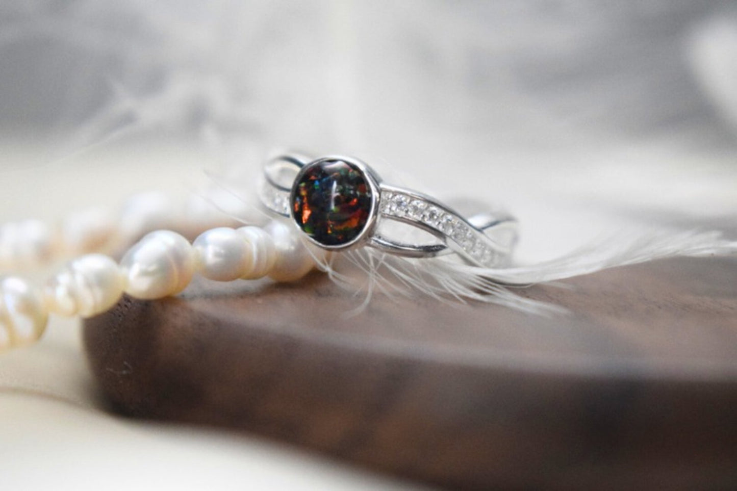 Silver Entwined Circle Memorial Ring