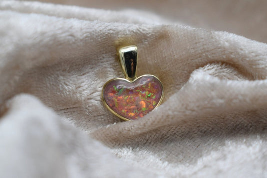 Small Heart Memorial Ashes Necklace – 9ct Gold Heart Cremation Pendant, Handmade Keepsake Jewellery in the UK