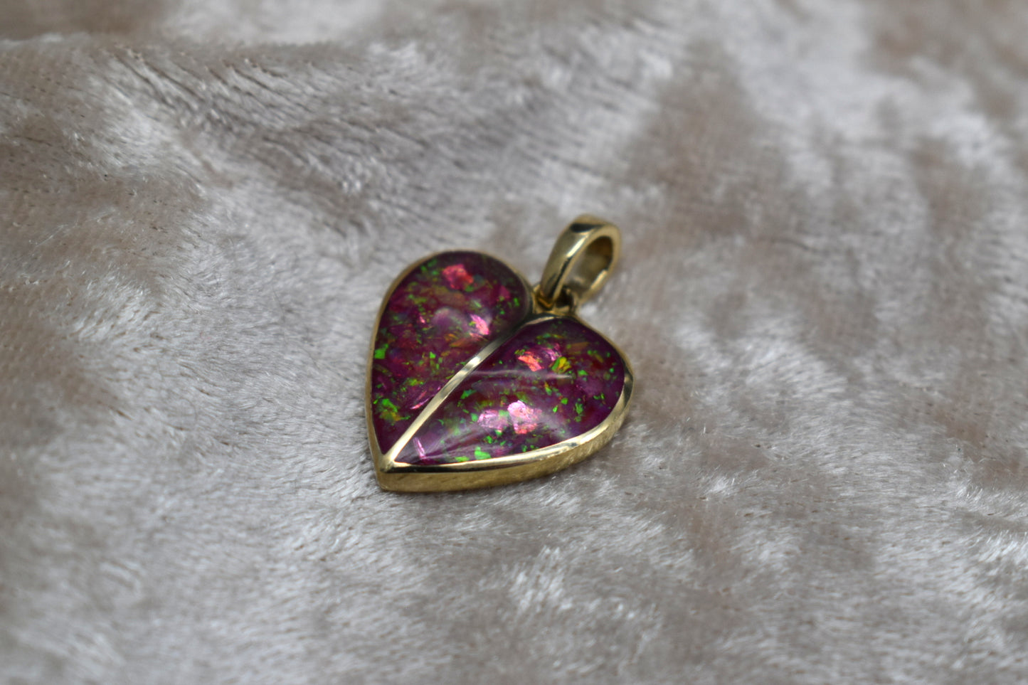 Split heart 9ct gold memorial necklace with double ashes compartments