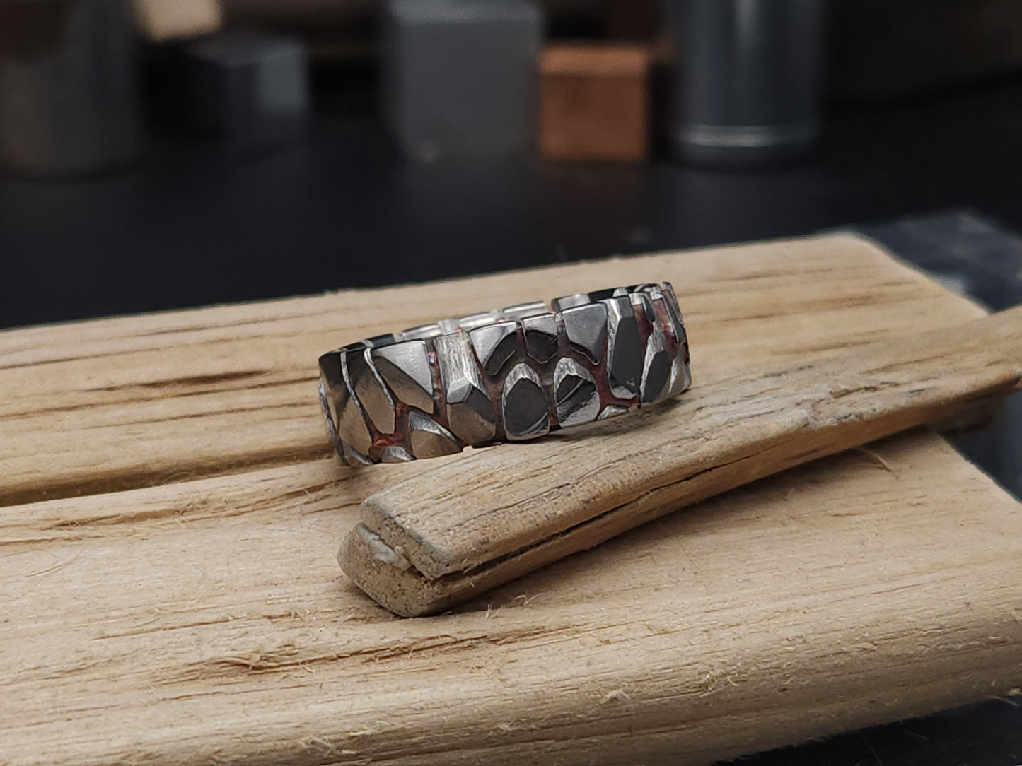 Superconductor Obsidian Cut Ring image 1