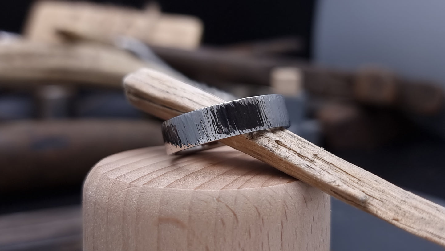 Annat Hammered Stainless Steel Ring image 4