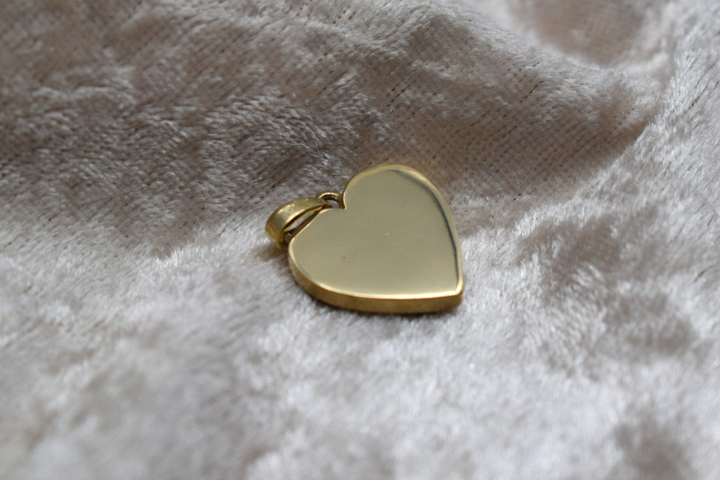 Split heart 9ct gold memorial necklace with double ashes compartments