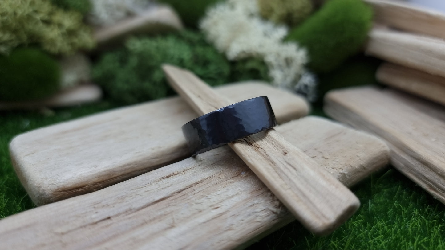 Deveron Hammered Black Zirconium Ring image 9