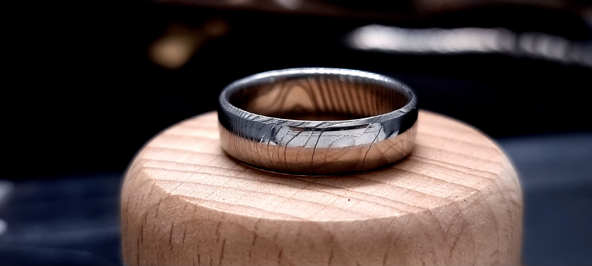 Unique Findon patterned Damascus steel ring for alternative weddings