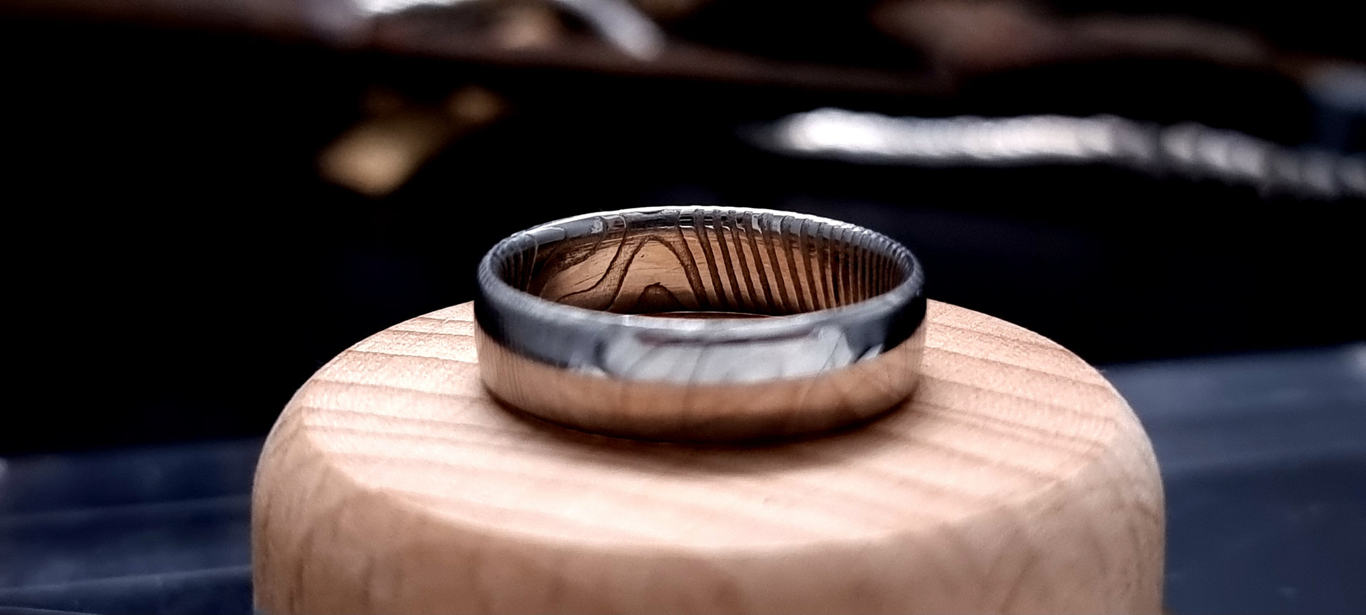 Unique Findon patterned Damascus steel ring for alternative weddings