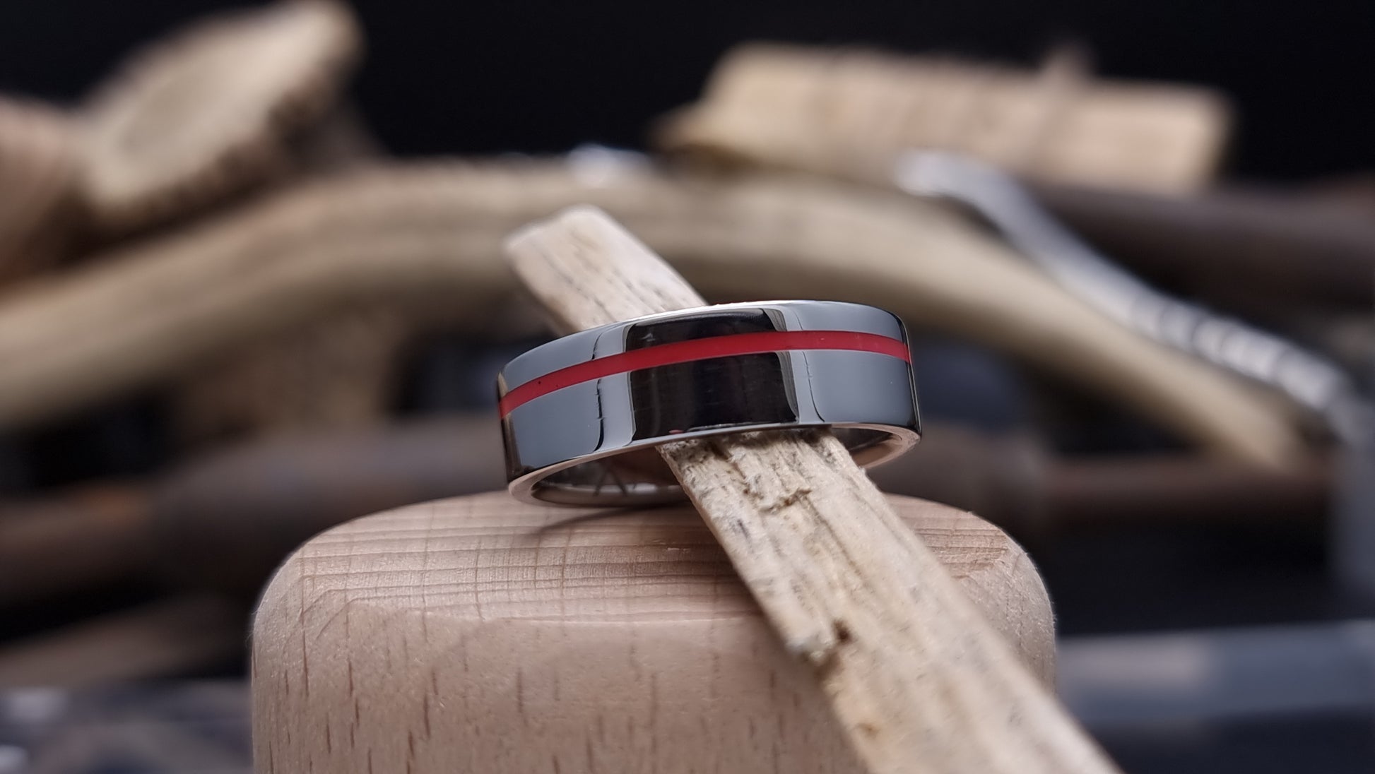 Lumo in Sunset UV Glow Stainless Steel Ring image 3