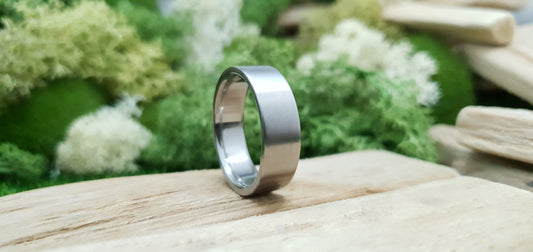 Titanium flat shape wedding ring with satin brushed finish