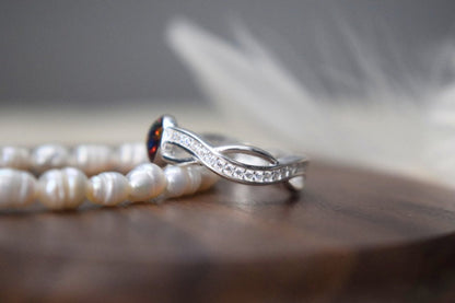 Silver Entwined Circle Memorial Ring