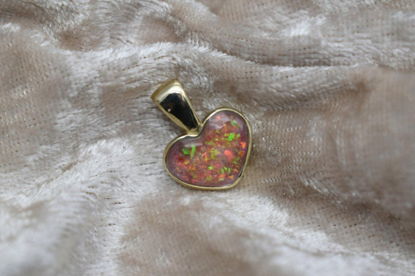 Small Heart Memorial Ashes Necklace – 9ct Gold Heart Cremation Pendant, Handmade Keepsake Jewellery in the UK