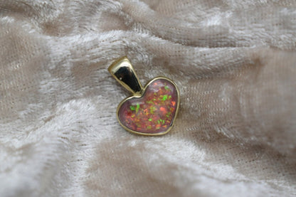 Small Heart Memorial Ashes Necklace – 9ct Gold Heart Cremation Pendant, Handmade Keepsake Jewellery in the UK
