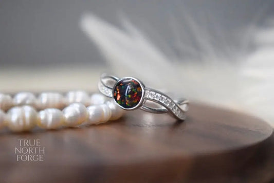Silver Entwined Circle Memorial Ring - True North Forge